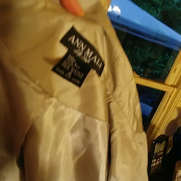 Ann Mali suit. This one has a HISTORY - Picture 8 of 8